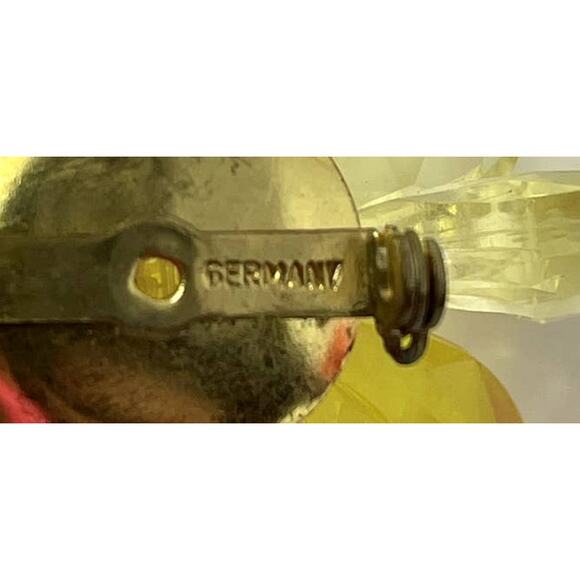 Vintage Lucite MOD Faceted Light & Dark Yellow Flower German Brooch - Picture 7 of 8